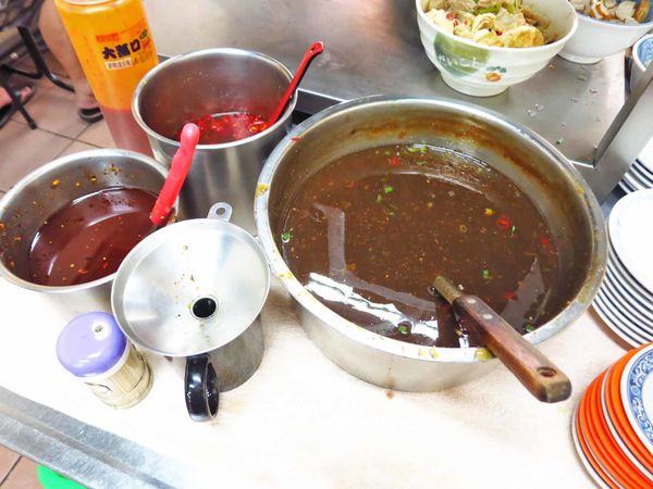 【台北萬華美食】阿明烏醋乾麵-50年烏醋麵老店