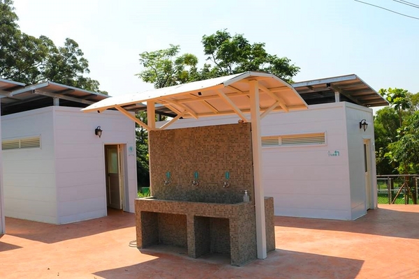 遇見幸福(Meet Happiness):【彰化景點】在彰化遇見幸福~幸福景觀餐廳和整棟純白色的豪華歐式宮廷建築,以及浪漫禮堂還有大型團體BBQ烤肉區