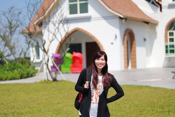 遇見幸福(Meet Happiness):【彰化景點】在彰化遇見幸福~幸福景觀餐廳和整棟純白色的豪華歐式宮廷建築,以及浪漫禮堂還有大型團體BBQ烤肉區