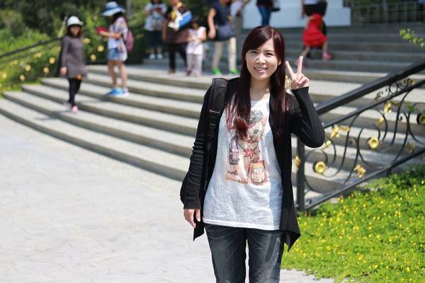 遇見幸福(Meet Happiness):【彰化景點】在彰化遇見幸福~幸福景觀餐廳和整棟純白色的豪華歐式宮廷建築,以及浪漫禮堂還有大型團體BBQ烤肉區