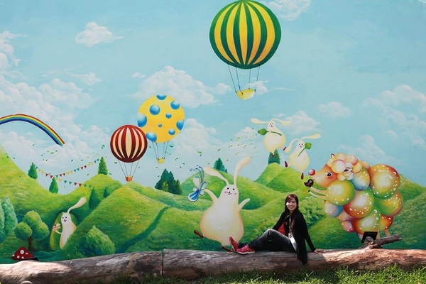 遇見幸福(Meet Happiness):【彰化景點】在彰化遇見幸福~幸福景觀餐廳和整棟純白色的豪華歐式宮廷建築,以及浪漫禮堂還有大型團體BBQ烤肉區