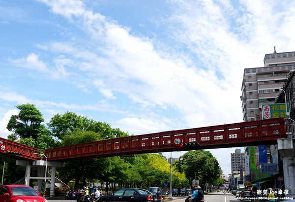 台中市崇倫公園：[台中南區]崇倫公園阿勃勒也是美得不像話。