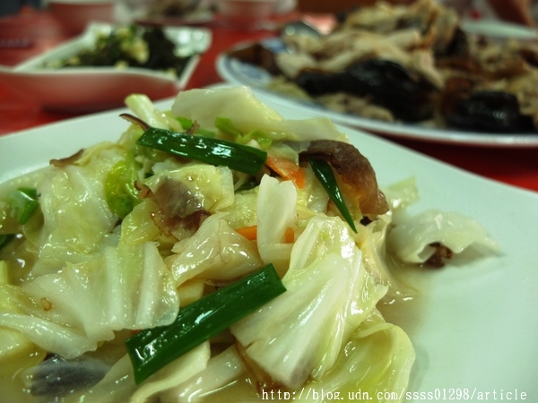 林俊逸的鋼管雞:【愛評口碑券】林俊逸的鋼管雞。鋼管雞肥美多汁 融合在地風味合菜佳餚 佳冬鄉必嚐烤雞餐廳