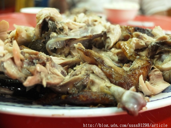 林俊逸的鋼管雞:【愛評口碑券】林俊逸的鋼管雞。鋼管雞肥美多汁 融合在地風味合菜佳餚 佳冬鄉必嚐烤雞餐廳