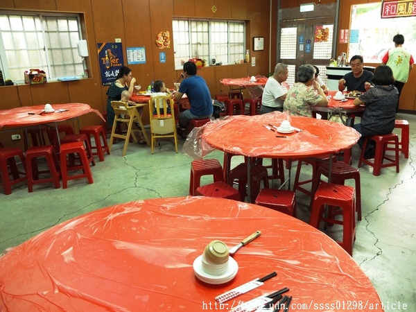 林俊逸的鋼管雞:【愛評口碑券】林俊逸的鋼管雞。鋼管雞肥美多汁 融合在地風味合菜佳餚 佳冬鄉必嚐烤雞餐廳