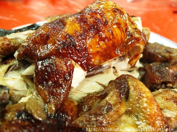 林俊逸的鋼管雞:【愛評口碑券】林俊逸的鋼管雞。鋼管雞肥美多汁 融合在地風味合菜佳餚 佳冬鄉必嚐烤雞餐廳