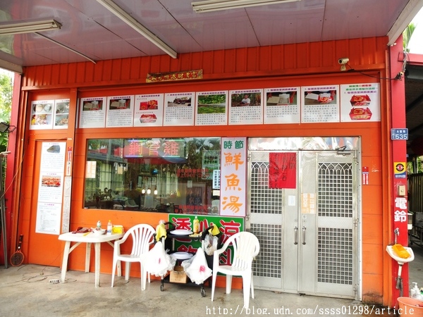 林俊逸的鋼管雞:【愛評口碑券】林俊逸的鋼管雞。鋼管雞肥美多汁 融合在地風味合菜佳餚 佳冬鄉必嚐烤雞餐廳