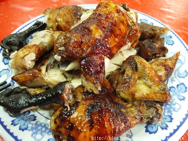 林俊逸的鋼管雞:【愛評口碑券】林俊逸的鋼管雞。鋼管雞肥美多汁 融合在地風味合菜佳餚 佳冬鄉必嚐烤雞餐廳