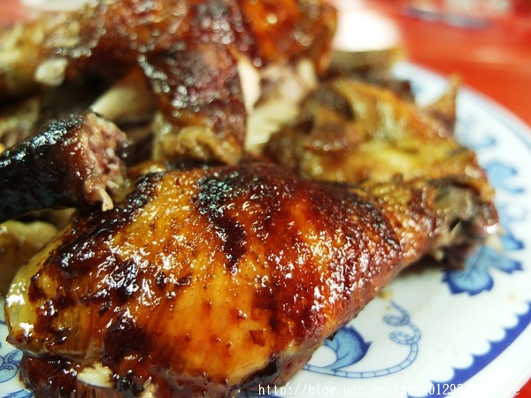 林俊逸的鋼管雞:【愛評口碑券】林俊逸的鋼管雞。鋼管雞肥美多汁 融合在地風味合菜佳餚 佳冬鄉必嚐烤雞餐廳