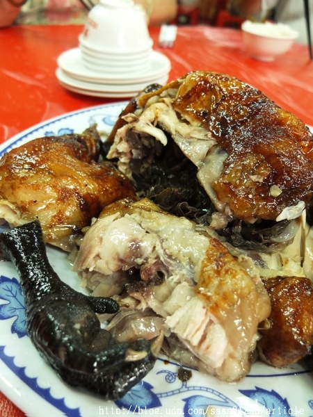 林俊逸的鋼管雞:【愛評口碑券】林俊逸的鋼管雞。鋼管雞肥美多汁 融合在地風味合菜佳餚 佳冬鄉必嚐烤雞餐廳