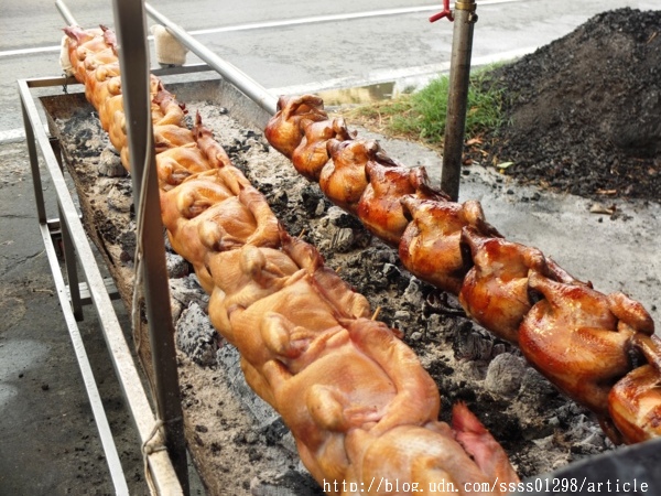 林俊逸的鋼管雞:【愛評口碑券】林俊逸的鋼管雞。鋼管雞肥美多汁 融合在地風味合菜佳餚 佳冬鄉必嚐烤雞餐廳
