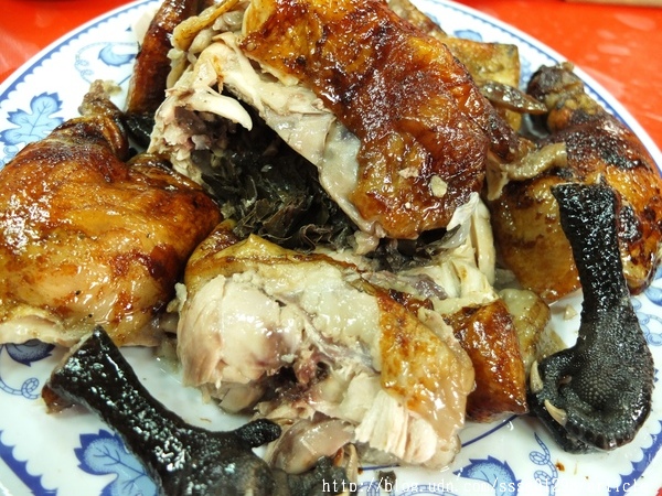 林俊逸的鋼管雞:【愛評口碑券】林俊逸的鋼管雞。鋼管雞肥美多汁 融合在地風味合菜佳餚 佳冬鄉必嚐烤雞餐廳