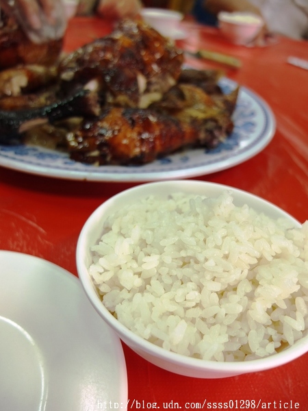 林俊逸的鋼管雞:【愛評口碑券】林俊逸的鋼管雞。鋼管雞肥美多汁 融合在地風味合菜佳餚 佳冬鄉必嚐烤雞餐廳