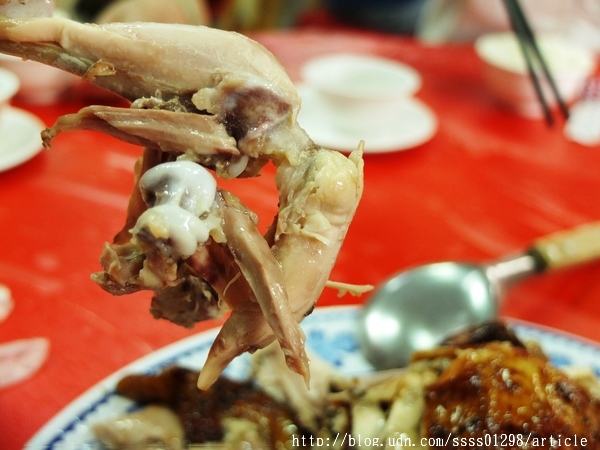 林俊逸的鋼管雞:【愛評口碑券】林俊逸的鋼管雞。鋼管雞肥美多汁 融合在地風味合菜佳餚 佳冬鄉必嚐烤雞餐廳