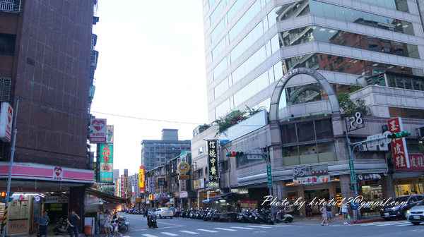 方舟旅店長安館ARK Hotel(長安館):【台北住宿】方舟旅店長安復興館ARK Hotel 近遼寧夜市 捷運南京復興 設計旅店