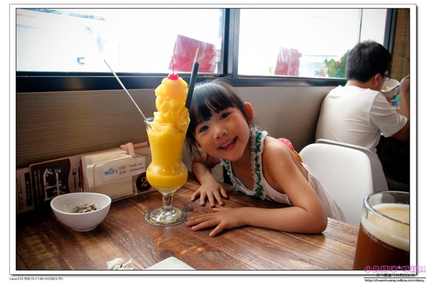 茶自點複合式餐飲(新中北店):【美食♥桃園中壢】☼ 茶自點複合式餐飲☼ 現點現做的餐點不使用調理包,飲料選擇多樣化,聊天喝茶的好去處,一個人也能吃鴛鴦火鍋♥♥