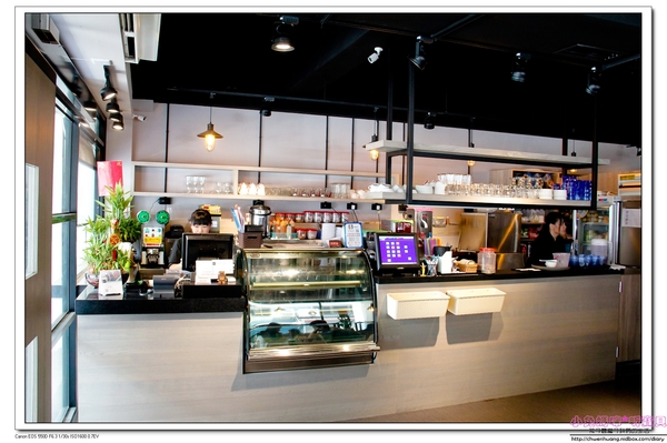 茶自點複合式餐飲(新中北店):【美食♥桃園中壢】☼ 茶自點複合式餐飲☼ 現點現做的餐點不使用調理包,飲料選擇多樣化,聊天喝茶的好去處,一個人也能吃鴛鴦火鍋♥♥