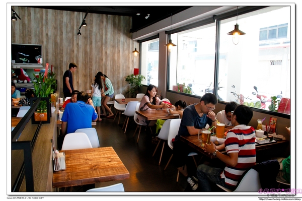 茶自點複合式餐飲(新中北店):【美食♥桃園中壢】☼ 茶自點複合式餐飲☼ 現點現做的餐點不使用調理包,飲料選擇多樣化,聊天喝茶的好去處,一個人也能吃鴛鴦火鍋♥♥