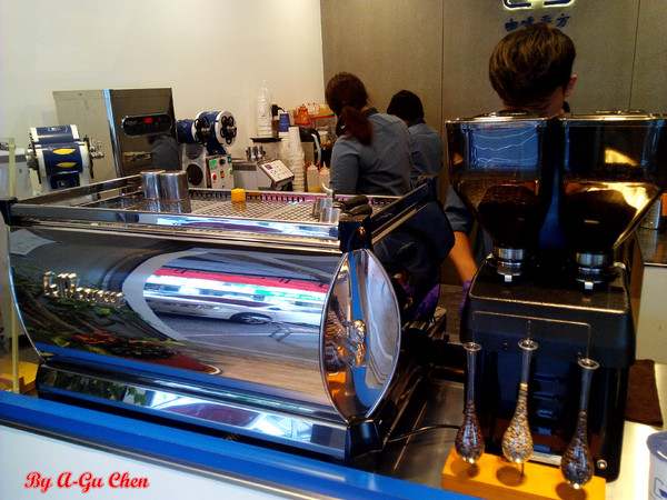 咖啡平方隨行吧(崇德店):【臺南Ω東區】咖啡平方(崇德店)。平價也能有一杯好嘎逼