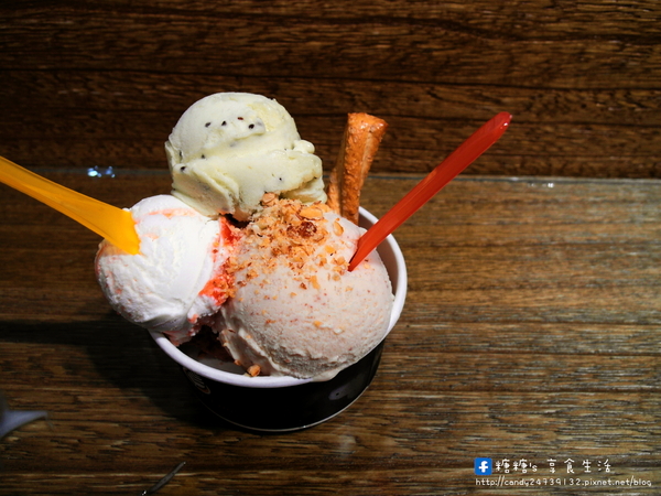 Senza Fine 夏妃創意餐飲:〖台中│美食〗Senza Fine 夏妃創意餐飲 ❤ 逢甲創意美食再一發!!雞蛋仔手工義大利冰淇淋限量登場~試賣期間還有超優惠活動!!消費贈送一球,打卡再送一球!!