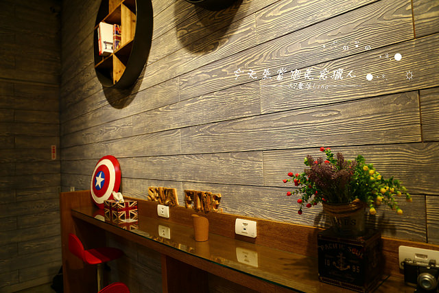 Senza Fine 夏妃創意餐飲：[台中♥逢甲夜市]Senza Fine 夏妃創意餐飲。雞蛋仔*手工義式冰淇淋(愛評體驗團)