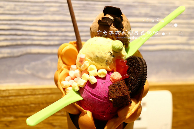 Senza Fine 夏妃創意餐飲：[台中♥逢甲夜市]Senza Fine 夏妃創意餐飲。雞蛋仔*手工義式冰淇淋(愛評體驗團)