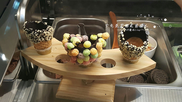 Senza Fine 夏妃創意餐飲：[台中♥逢甲夜市]Senza Fine 夏妃創意餐飲。雞蛋仔*手工義式冰淇淋(愛評體驗團)