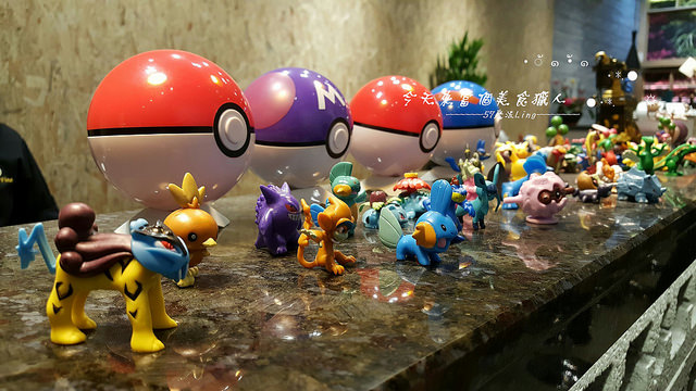 Senza Fine 夏妃創意餐飲：[台中♥逢甲夜市]Senza Fine 夏妃創意餐飲。雞蛋仔*手工義式冰淇淋(愛評體驗團)