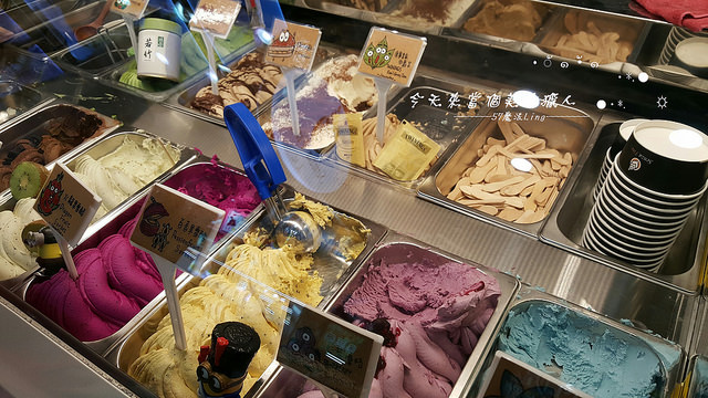 Senza Fine 夏妃創意餐飲：[台中♥逢甲夜市]Senza Fine 夏妃創意餐飲。雞蛋仔*手工義式冰淇淋(愛評體驗團)