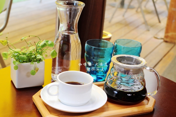 咖啡宴:台北東區不限時咖啡廳『咖啡宴-大安店』手沖咖啡/近微風廣場/寵物友善