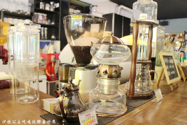 咖啡宴:台北東區不限時咖啡廳『咖啡宴-大安店』手沖咖啡/近微風廣場/寵物友善