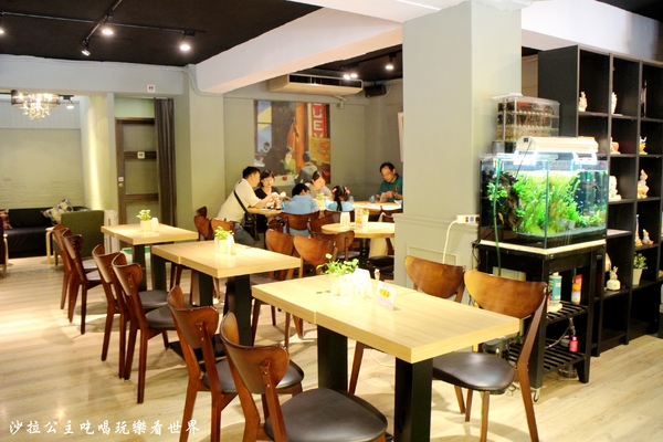 咖啡宴:台北東區不限時咖啡廳『咖啡宴-大安店』手沖咖啡/近微風廣場/寵物友善