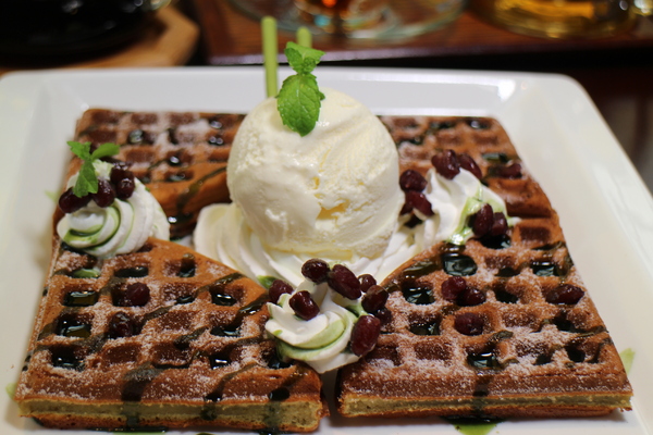 咖啡宴:台北東區不限時咖啡廳『咖啡宴-大安店』手沖咖啡/近微風廣場/寵物友善