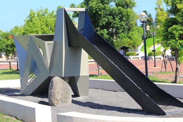 南故宮235新樂園:【嘉義景點】235新樂園~哇~可愛動物找童心,黑琵滑梯&諸羅蛙堡及藍腹鷴之家遊樂設施,三種保育類生物一次樂遊玩個夠