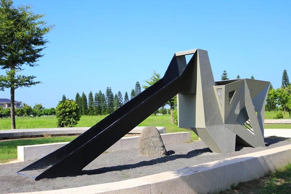 南故宮235新樂園:【嘉義景點】235新樂園~哇~可愛動物找童心,黑琵滑梯&諸羅蛙堡及藍腹鷴之家遊樂設施,三種保育類生物一次樂遊玩個夠