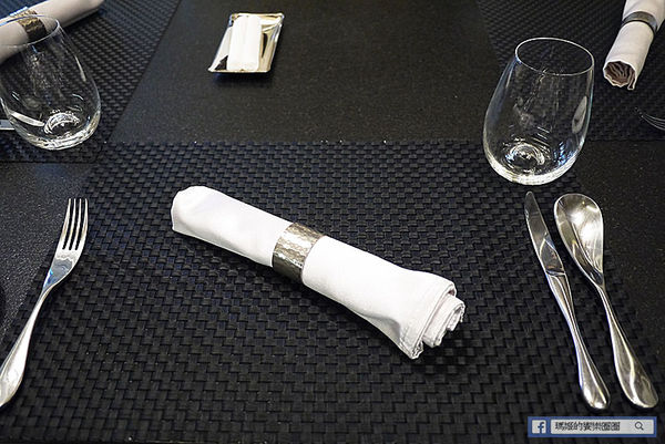 La Riche Cellier瑞德餐廳(台北店)：◆台北內湖。捷運劍南路站【La Riche Cellier瑞德餐廳-台北店】以酒入菜的完美結合。內湖約會餐廳。內湖餐酒館