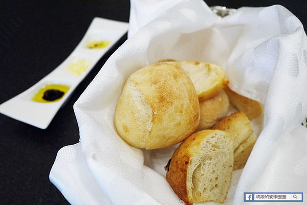 La Riche Cellier瑞德餐廳(台北店)：◆台北內湖。捷運劍南路站【La Riche Cellier瑞德餐廳-台北店】以酒入菜的完美結合。內湖約會餐廳。內湖餐酒館