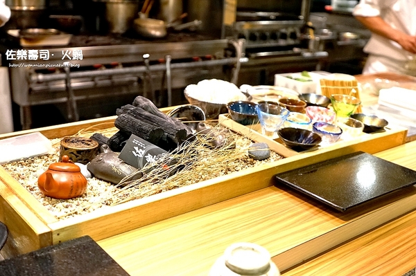 佐樂壽司：【大安站日本料理／無菜單料理 推薦】愛吃日本料理的你不容錯過的一家好店！ ✿✿ 佐樂壽司·火鍋 ✿✿（完整菜單）