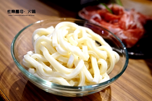 佐樂壽司：【大安站日本料理／無菜單料理 推薦】愛吃日本料理的你不容錯過的一家好店！ ✿✿ 佐樂壽司·火鍋 ✿✿（完整菜單）