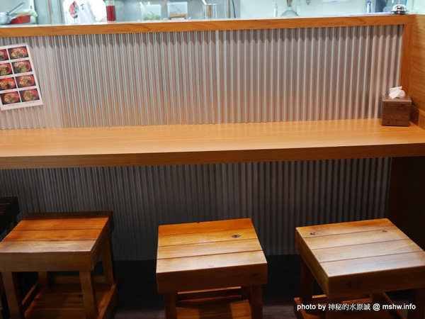 三代目安兵衛 台湾一號店：【食記】台中三代目屋台餃子安兵衛-台灣一號店@西區中美橫丁Hirome ひろめ横丁&廣三SOGO-捷運BRT科博館 : 弘人市場在台灣!輕鬆享受高知飲食文化