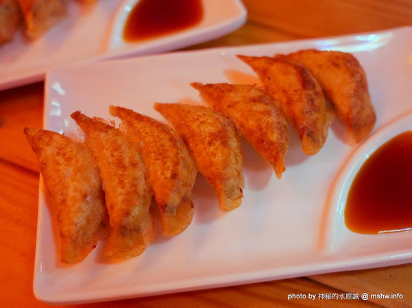 三代目安兵衛 台湾一號店：【食記】台中三代目屋台餃子安兵衛-台灣一號店@西區中美橫丁Hirome ひろめ横丁&廣三SOGO-捷運BRT科博館 : 弘人市場在台灣!輕鬆享受高知飲食文化