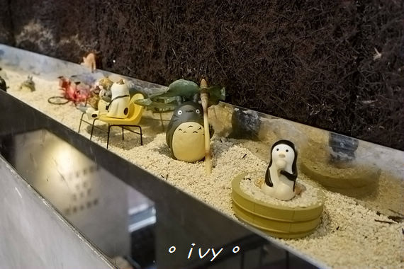 默默： 【新竹美食】默默。花朵三明治 & 無臉男、龍貓療癒甜點