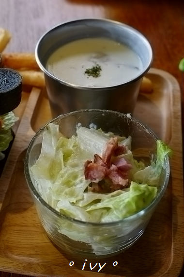 默默： 【新竹美食】默默。花朵三明治 & 無臉男、龍貓療癒甜點