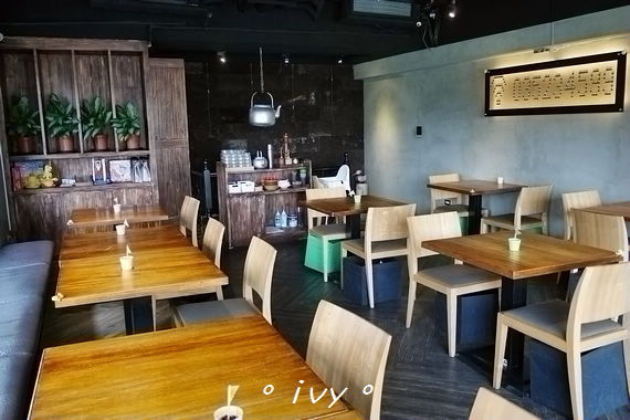 默默： 【新竹美食】默默。花朵三明治 & 無臉男、龍貓療癒甜點