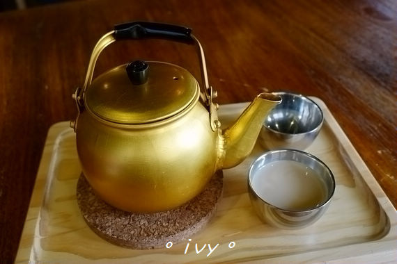 默默： 【新竹美食】默默。花朵三明治 & 無臉男、龍貓療癒甜點