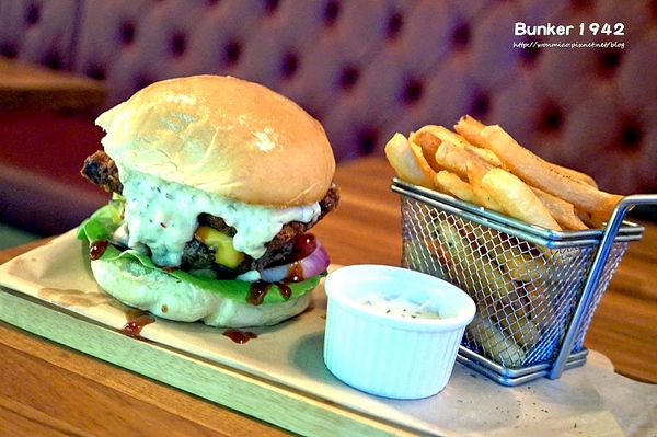 Bunker 1942:【忠孝敦化餐酒館 推薦】以二戰時期為主題又有超酷射擊場! ✿✿ Bunker 1942 ✿✿ (完整菜單/酒單)