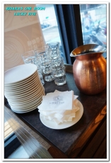 Lucky5 Light Cafe：國父紀念館輕食下午茶．坐設計陽光屋啜咖啡喀薄脆餅──LUCKY FIVE