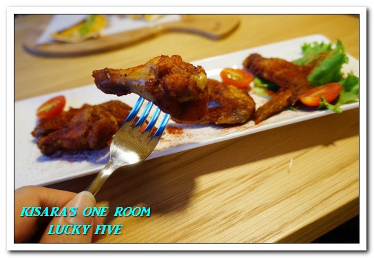 Lucky5 Light Cafe：國父紀念館輕食下午茶．坐設計陽光屋啜咖啡喀薄脆餅──LUCKY FIVE