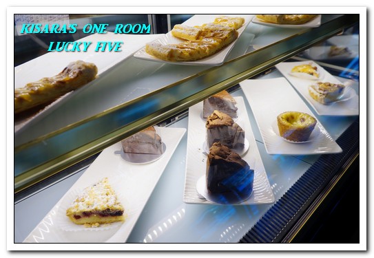 Lucky5 Light Cafe：國父紀念館輕食下午茶．坐設計陽光屋啜咖啡喀薄脆餅──LUCKY FIVE