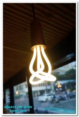 Lucky5 Light Cafe：國父紀念館輕食下午茶．坐設計陽光屋啜咖啡喀薄脆餅──LUCKY FIVE